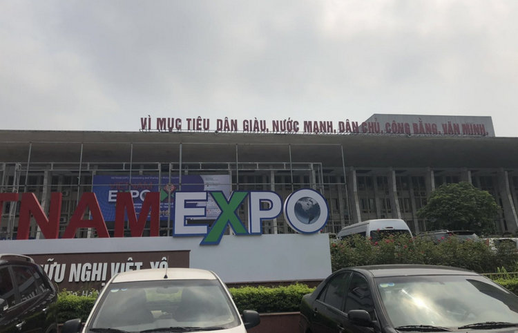 湖南mg冰球突破旅行河内国际商业展  耐磨陶瓷产品拓展越南市场