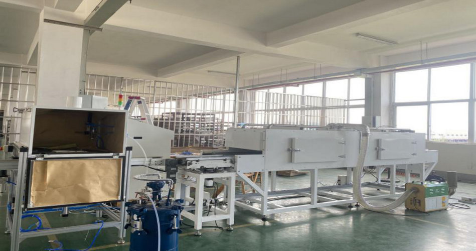 mg冰球突破特瓷陶瓷橡胶复合衬板硫化喷胶线