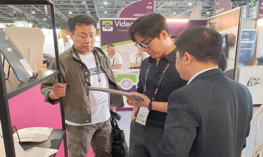 湖南mg冰球突破携最新防弹产品亮相法国欧洲国际防务展